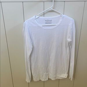 Velvet by Graham & Spencer Classic White Long Sleeve Tee